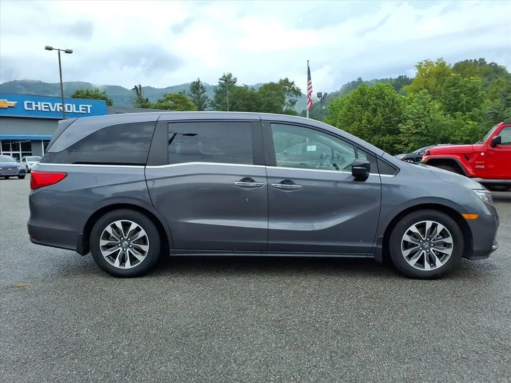 Used 2023 Gray Honda EX-L image 10