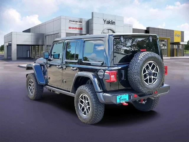 New 2027 Black Clear-Coat Paint Jeep Rubicon image 3