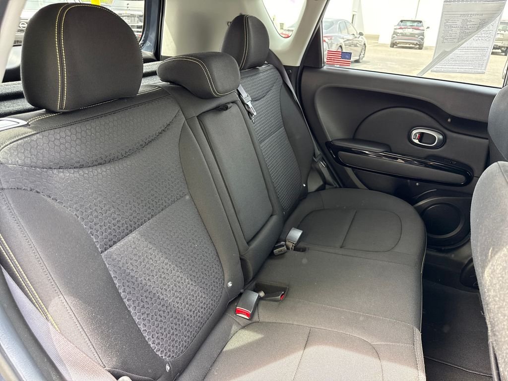 Used 2015 Blue Kia Plus image 20