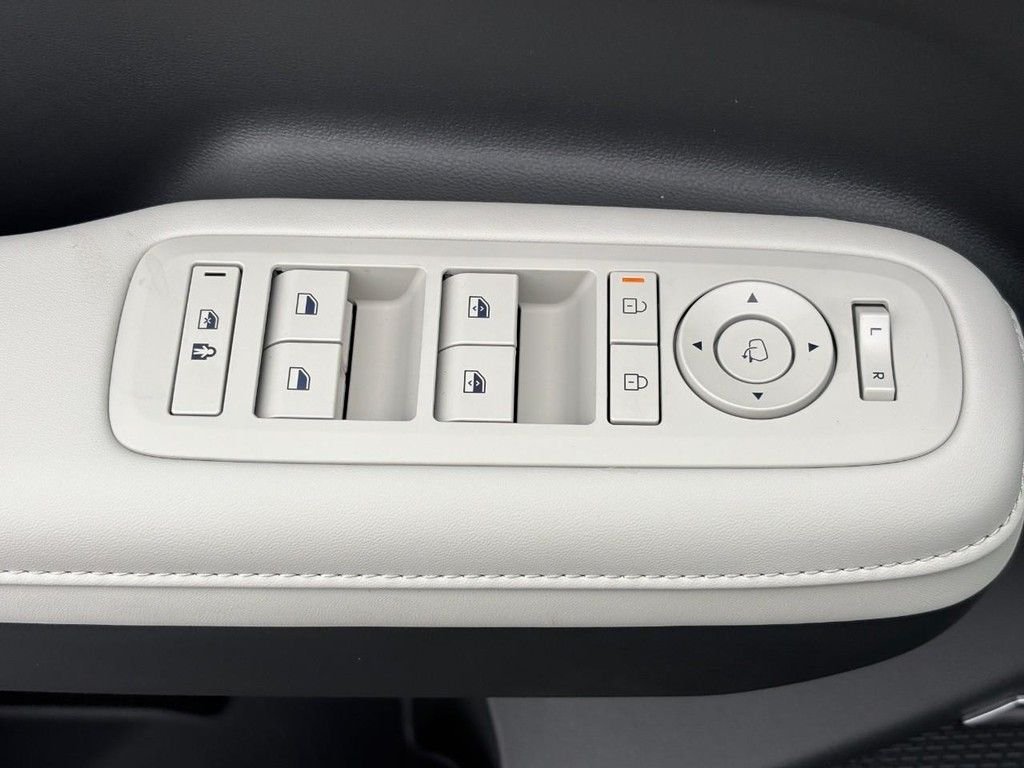 New 2026 White Hyundai Limited image 41