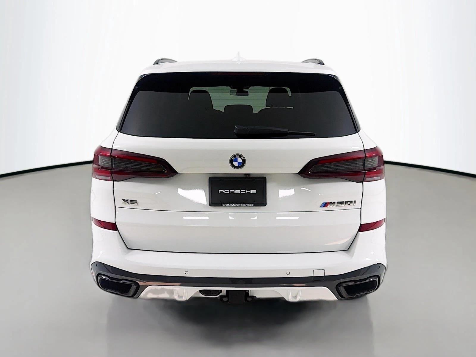 Used 2021 Alpine White BMW M50i image 28