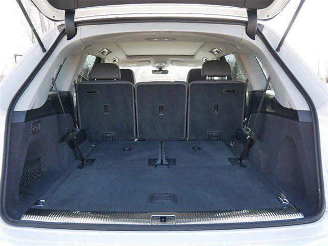 Used 2025  Audi 55 Premium Plus image 16