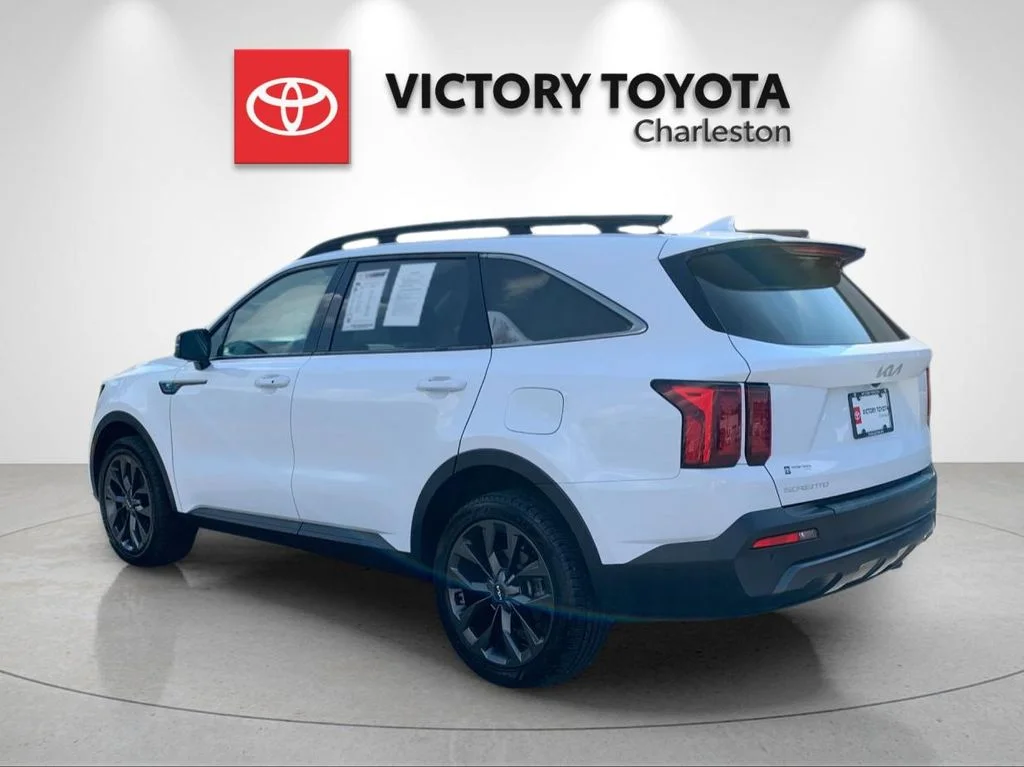 Used 2023 White Kia X-Line EX image 3