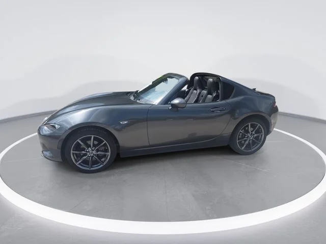 Used 2017  Mazda Grand Touring image 4
