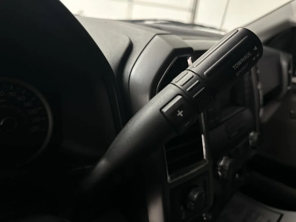 Used 2015 White Ford Lariat image 23