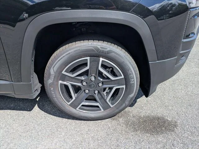 New 2026 Diamond Black Crystal Pearl-Coat Exterior Paint Jeep Laredo image 12