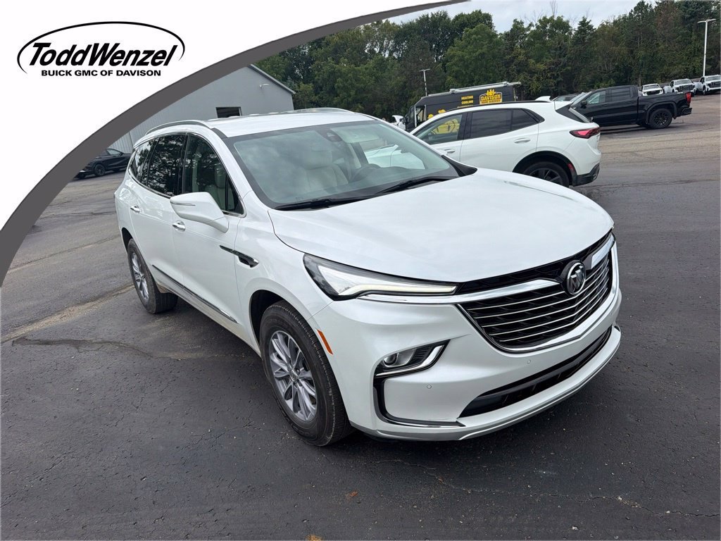 Used 2024 White Frost Tricoat Buick Essence image 1