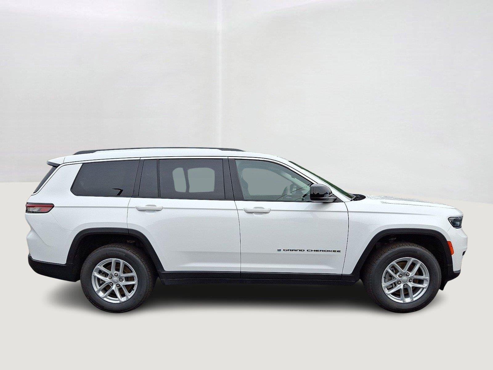 Certified Used 2023 Bright White Clearcoat Jeep Laredo X image 7