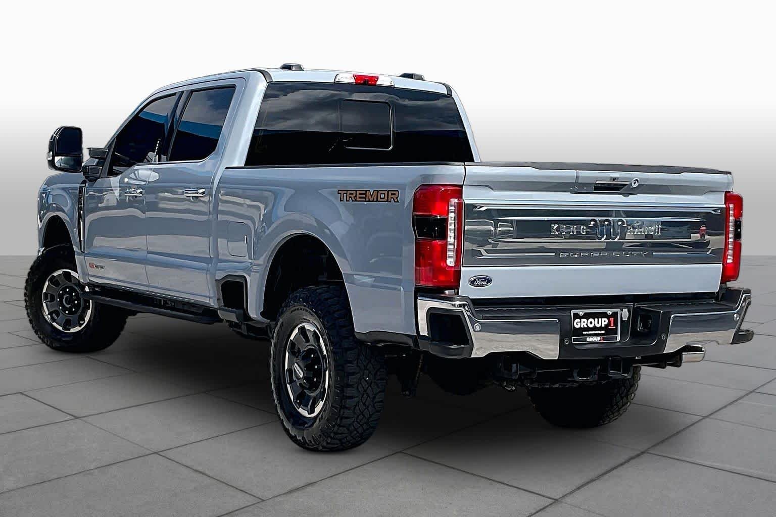 Used 2024 Glacier Gray Metallic Tri-Coat Ford King Ranch image 12