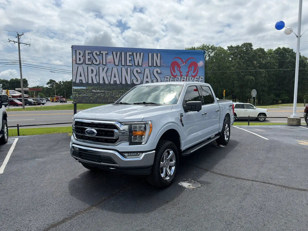 Used 2021 Space White Metallic Ford XLT image 1