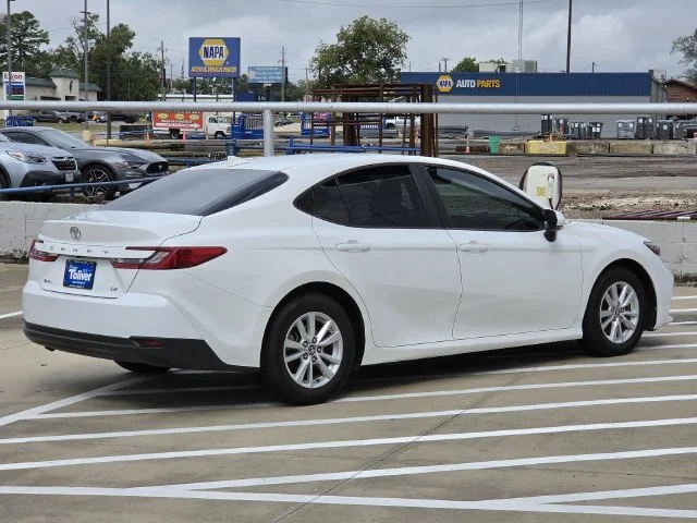 Used 2025 Ice Toyota LE image 6