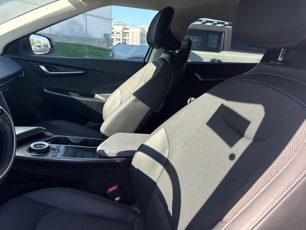 Certified Used 2024 Snow White Pearl Kia Light image 22