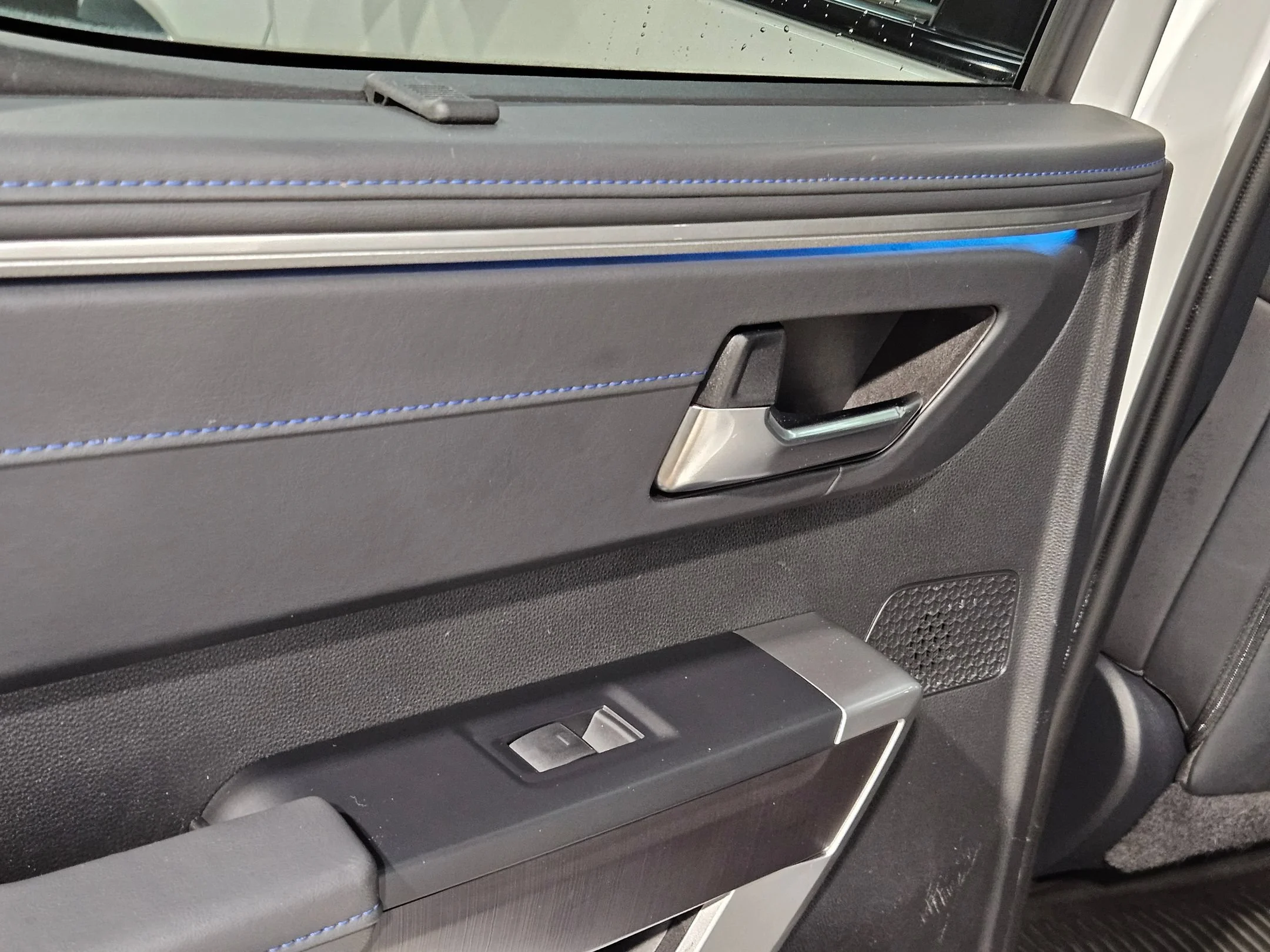 Used 2022 Wind Chill Pearl Toyota Platinum image 36