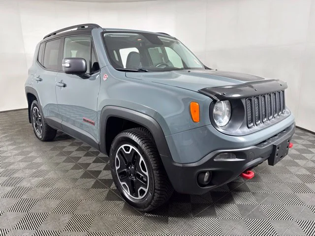 Used 2016 Gray Jeep Trailhawk image 1