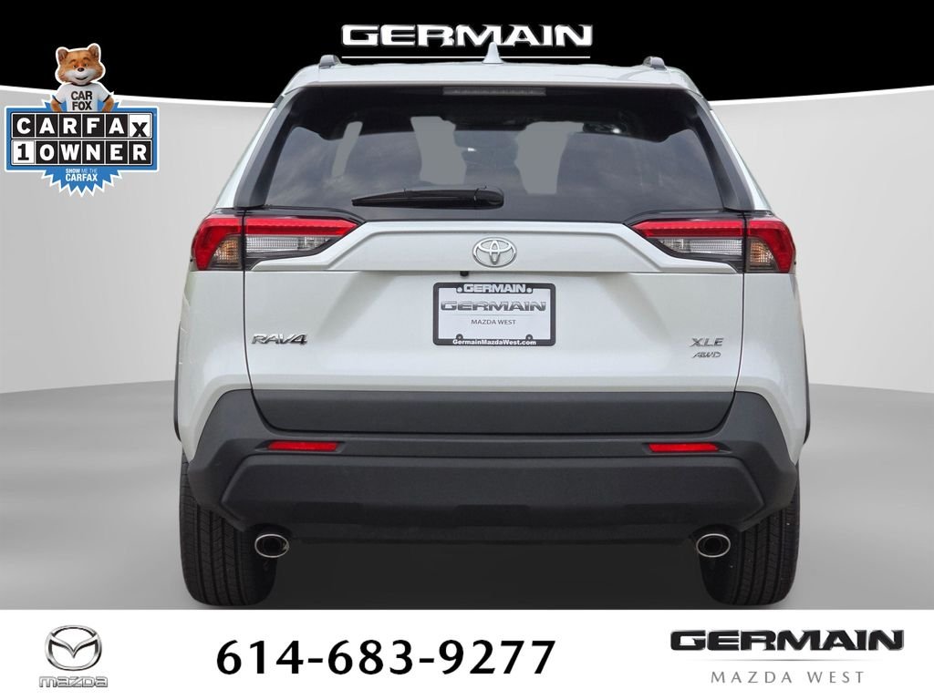Used 2025 Beige Toyota XLE Premium image 11