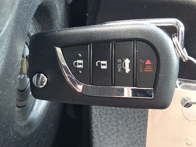 Used 2019 Gray Toyota LE image 27