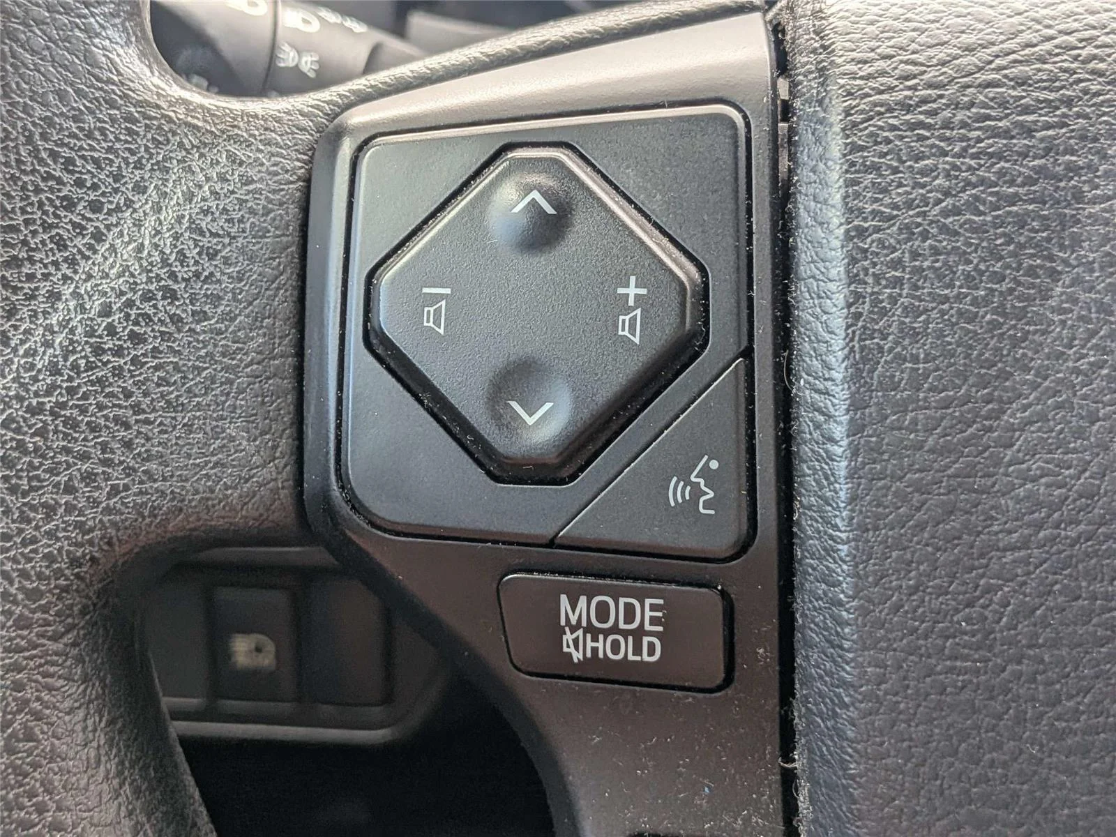 Used 2019 Silver Toyota SR image 23