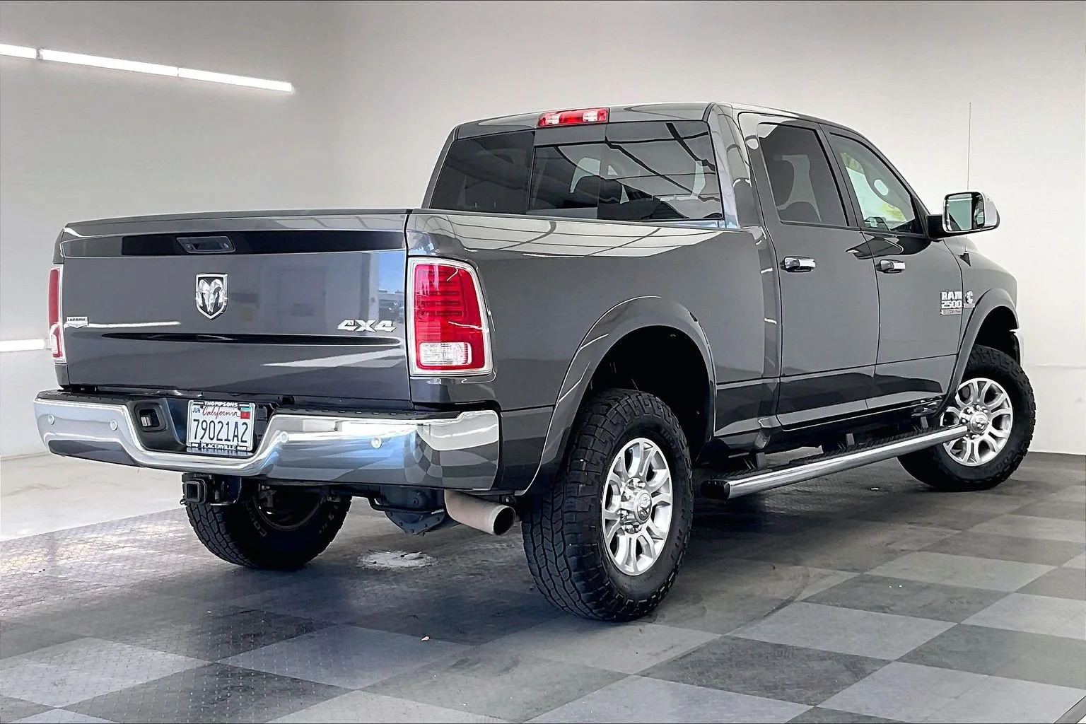 Used 2016 Granite Crystal Metallic Clearcoat Ram Laramie image 12