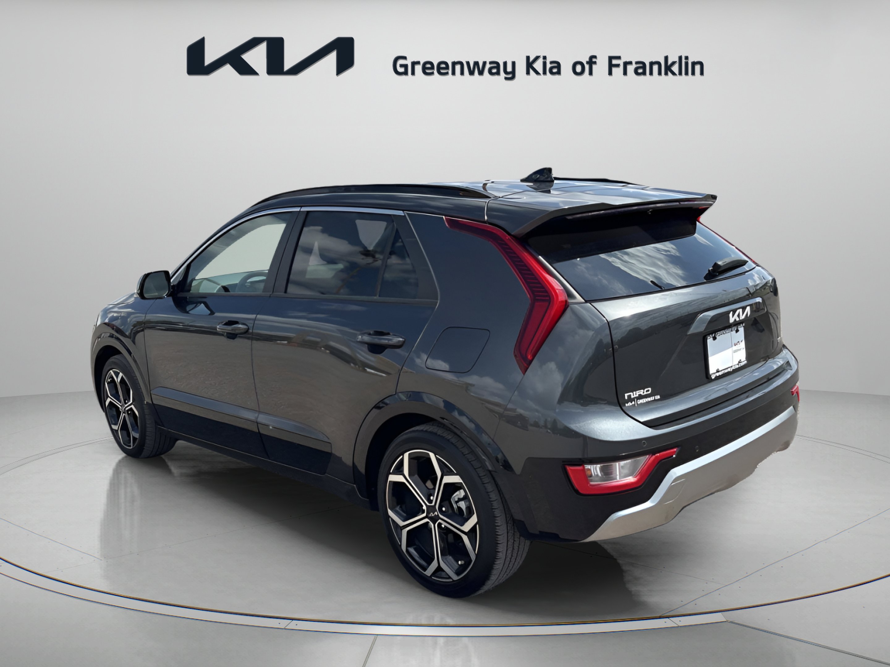 Used 2023 Graphite Gray Kia EX Touring image 5