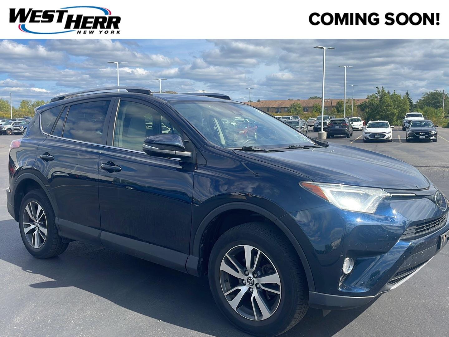 Used 2018 Galactic Aqua Mica Toyota XLE image 1