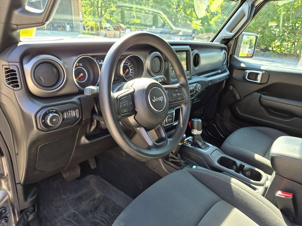 Used 2022 Gray Jeep Unlimited Sport image 12