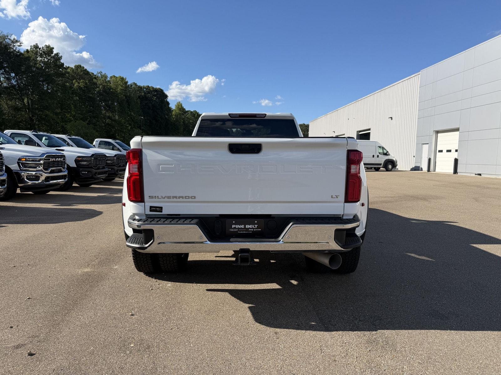 Used 2023 Summit White Chevrolet LT image 5