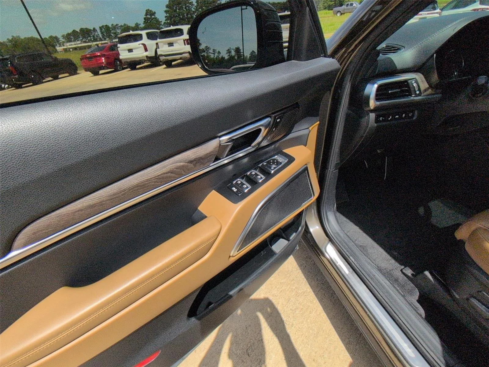 Used 2022 Dark Moss Kia SX image 15