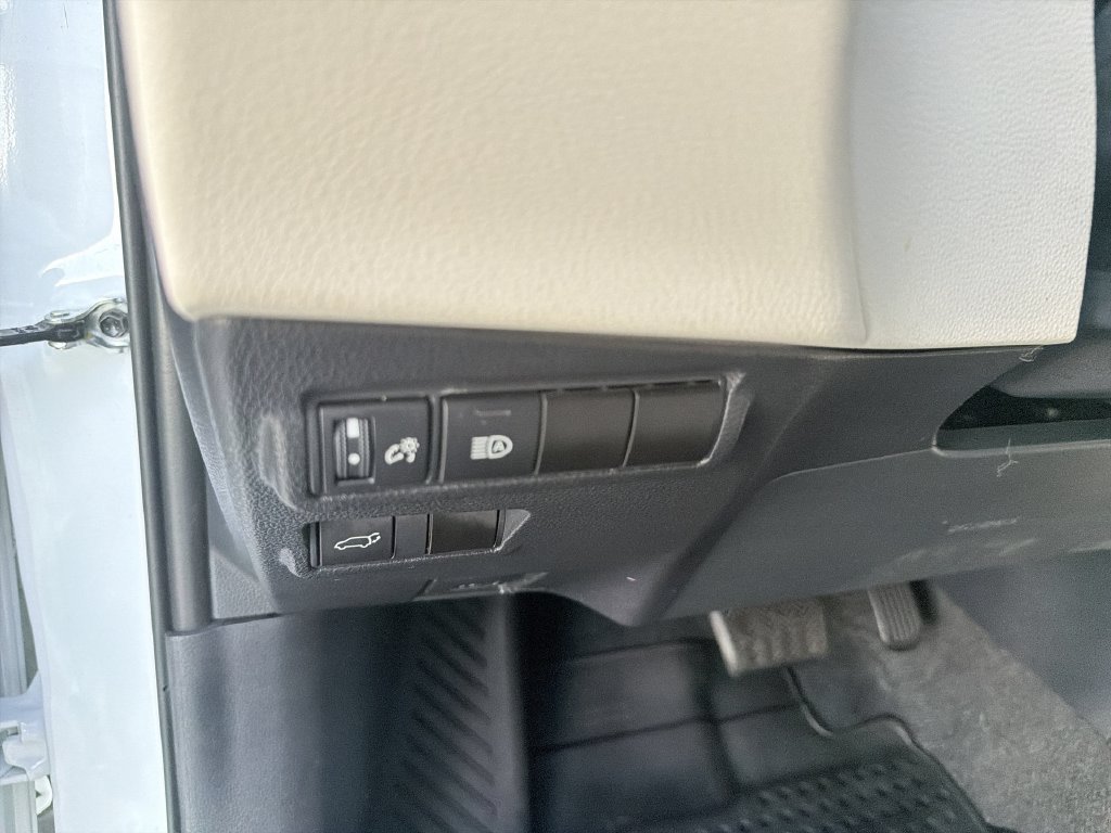 2024 Toyota Corolla Cross XLE - Photo 11