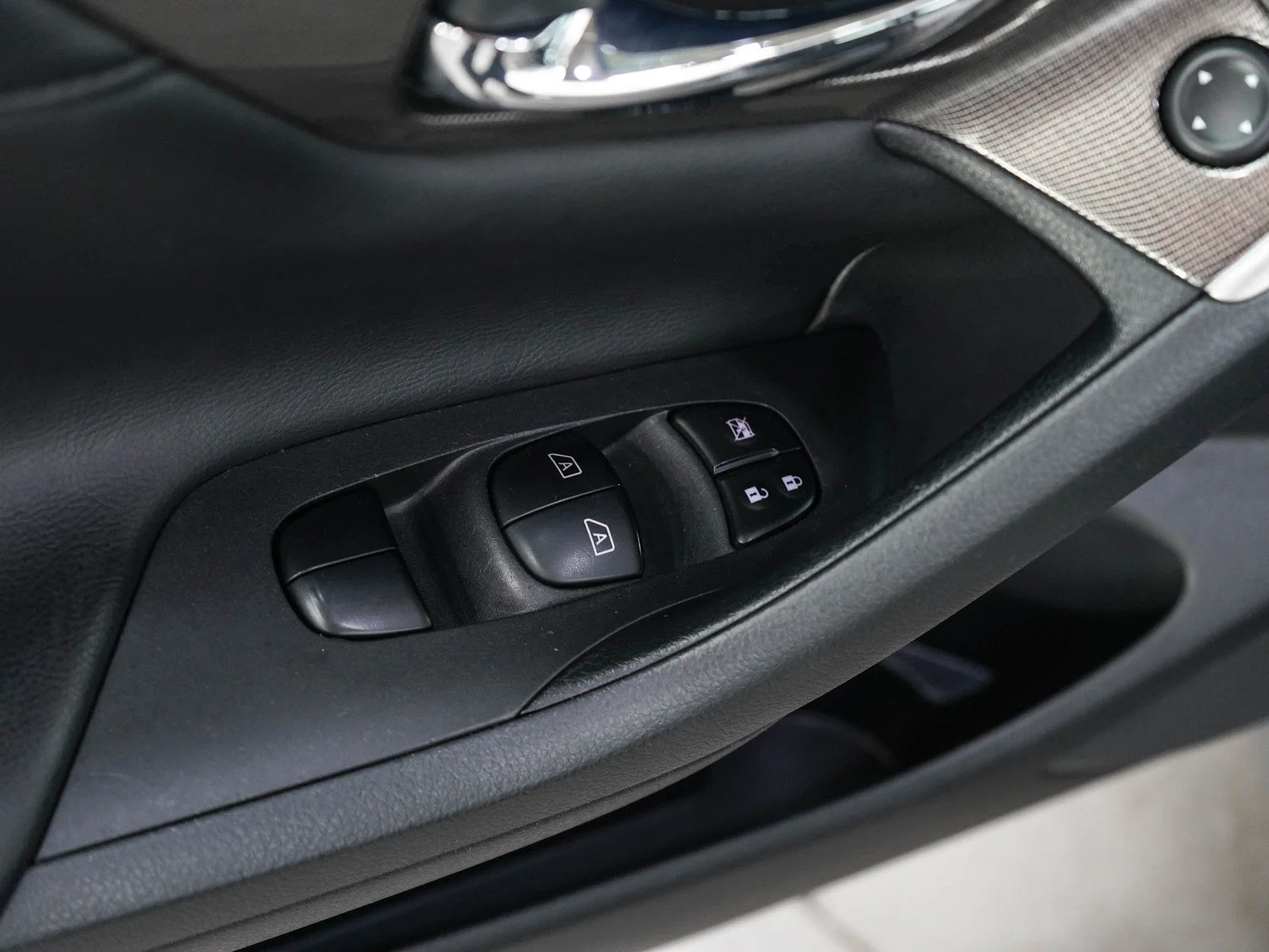 Used 2015 Gun Metallic Nissan 2.5 image 19