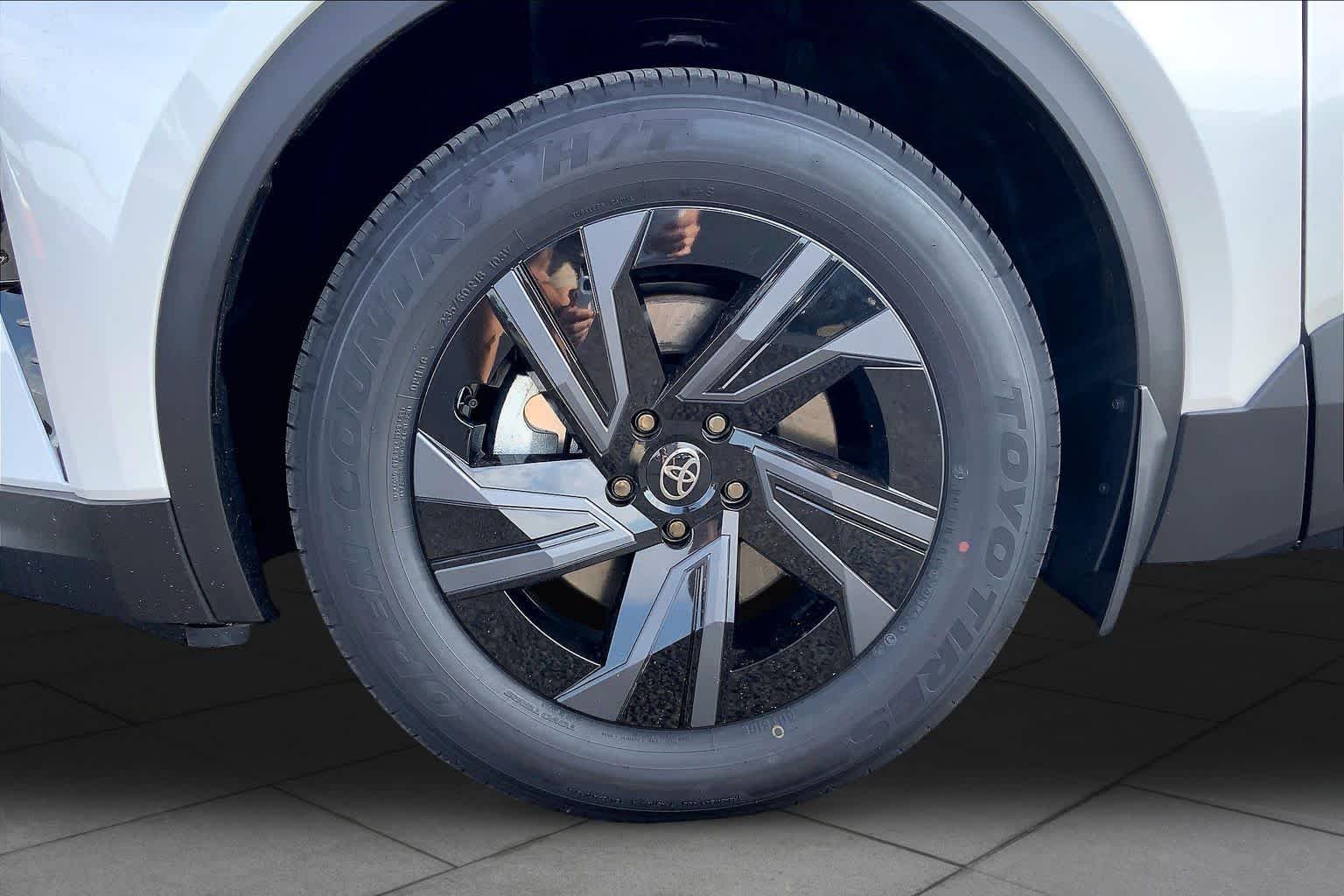 2026 Toyota C-HR SE - Photo 11