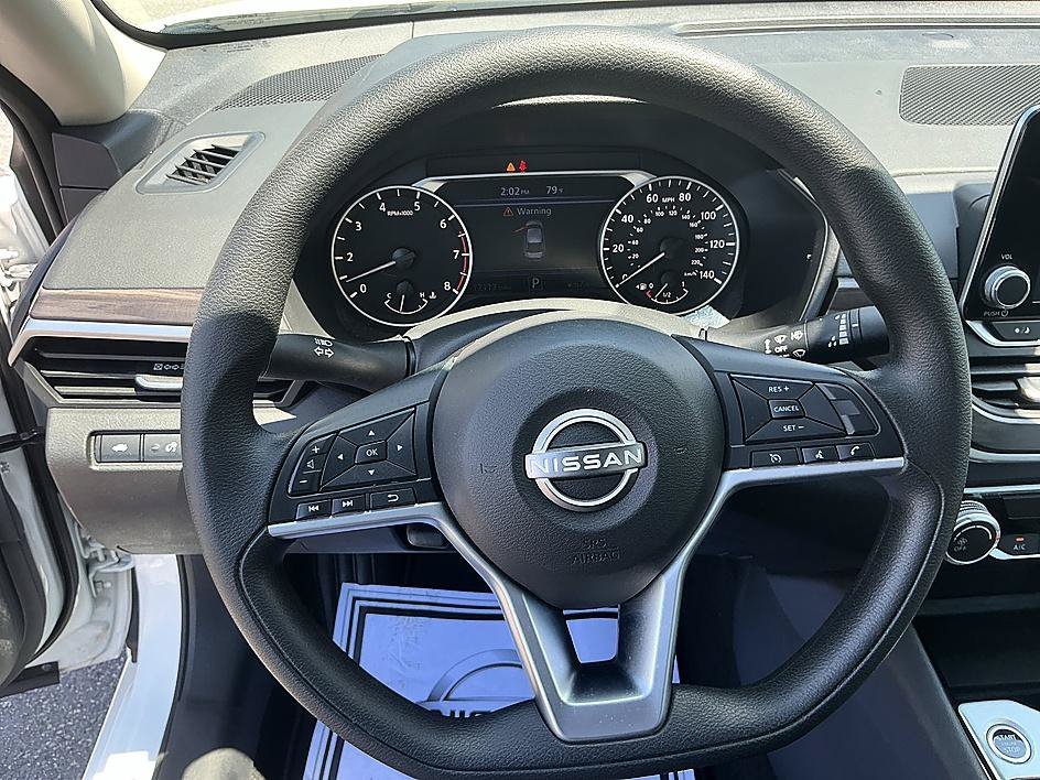 Used 2024 Pearl White Tricoat Nissan 2.5 SV image 15