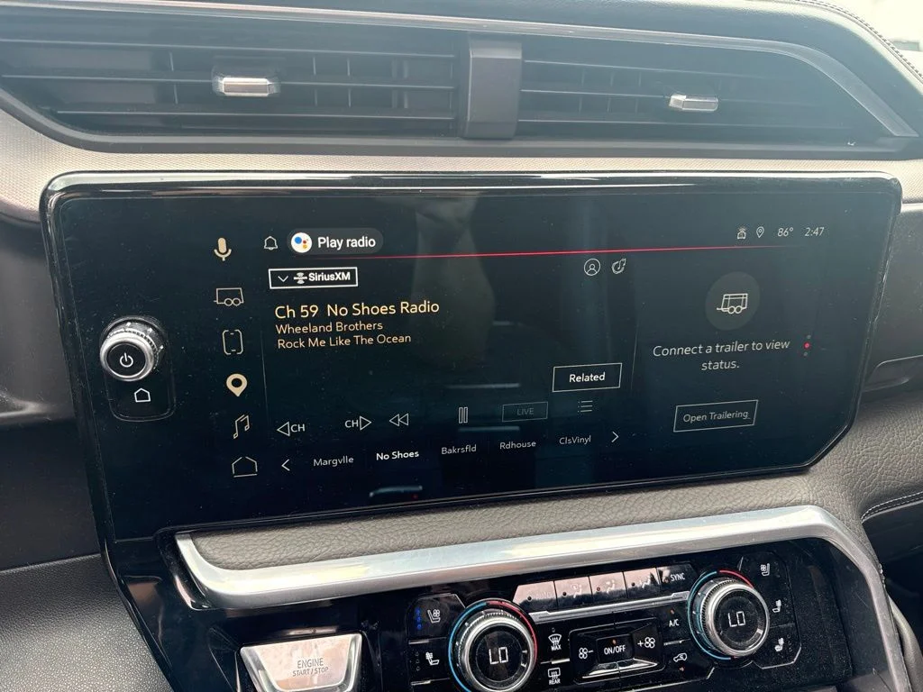 Used 2022 Silver GMC Denali image 9