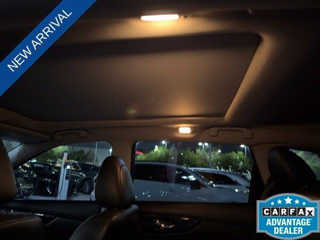 Used 2019 Gun Metallic Nissan SL image 17