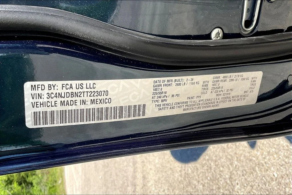 New 2026 Fathom Blue Pearl-Coat Exterior Paint Jeep Latitude image 11