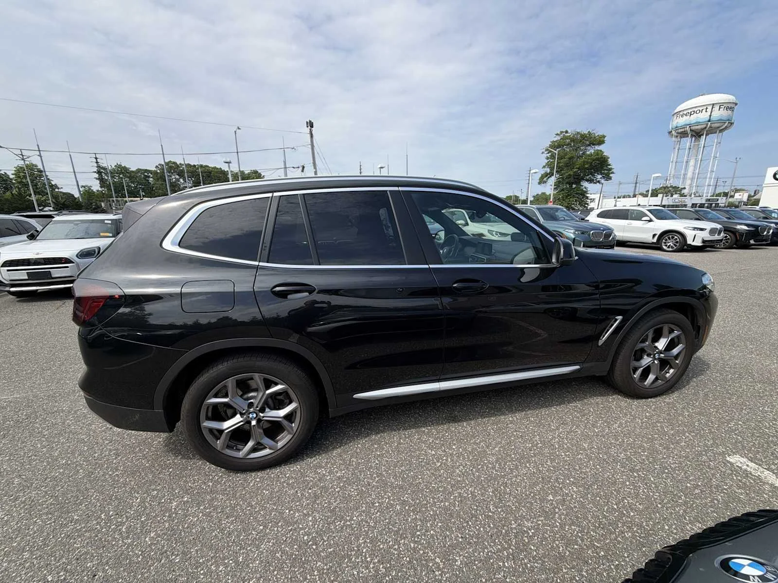 Used 2024 Black Sapphire Metallic BMW xDrive30i image 7