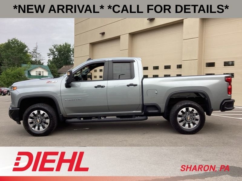 Used 2024 Gray Chevrolet Custom image 5