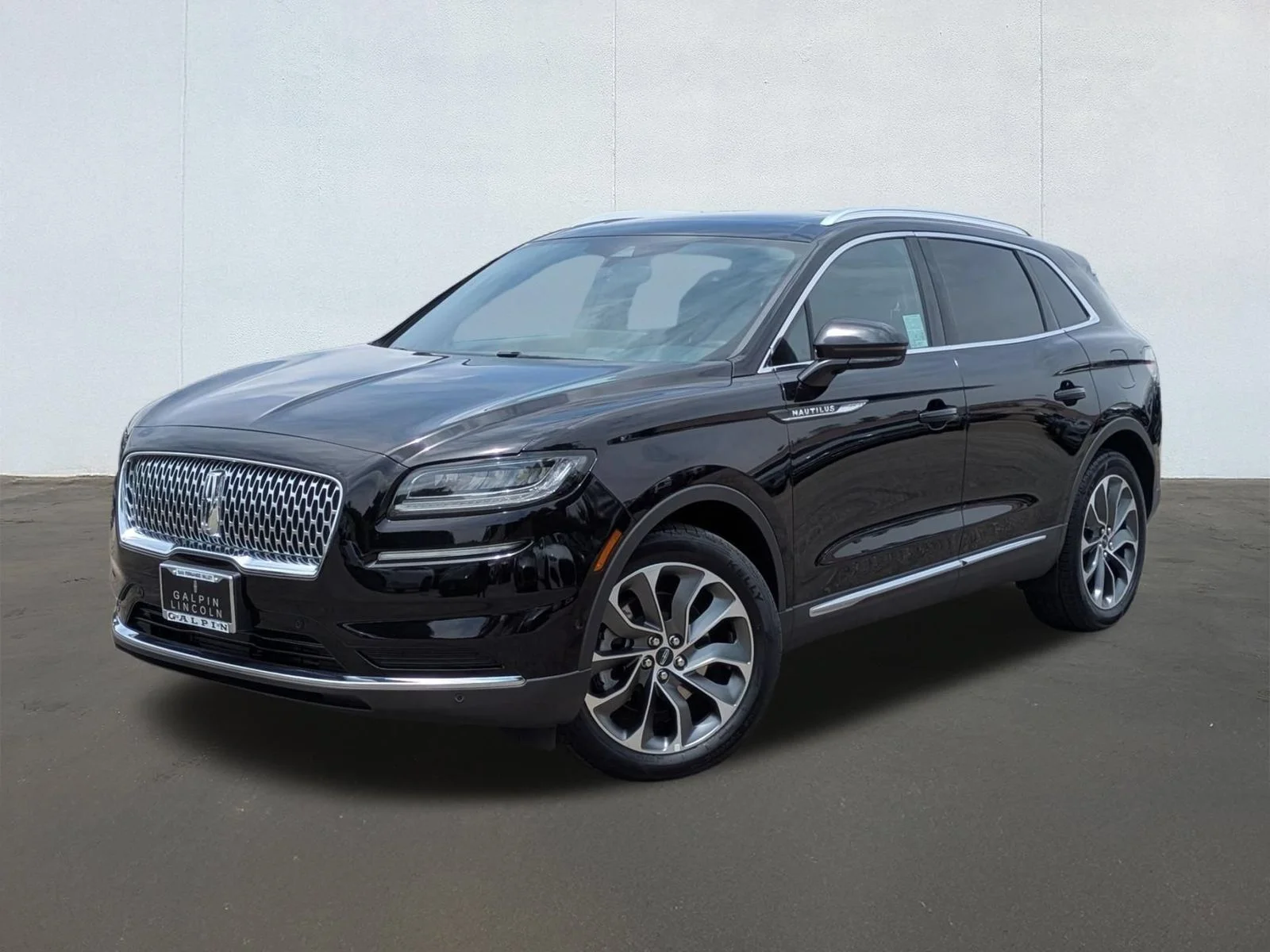 Used 2023 Black Lincoln Reserve image 1