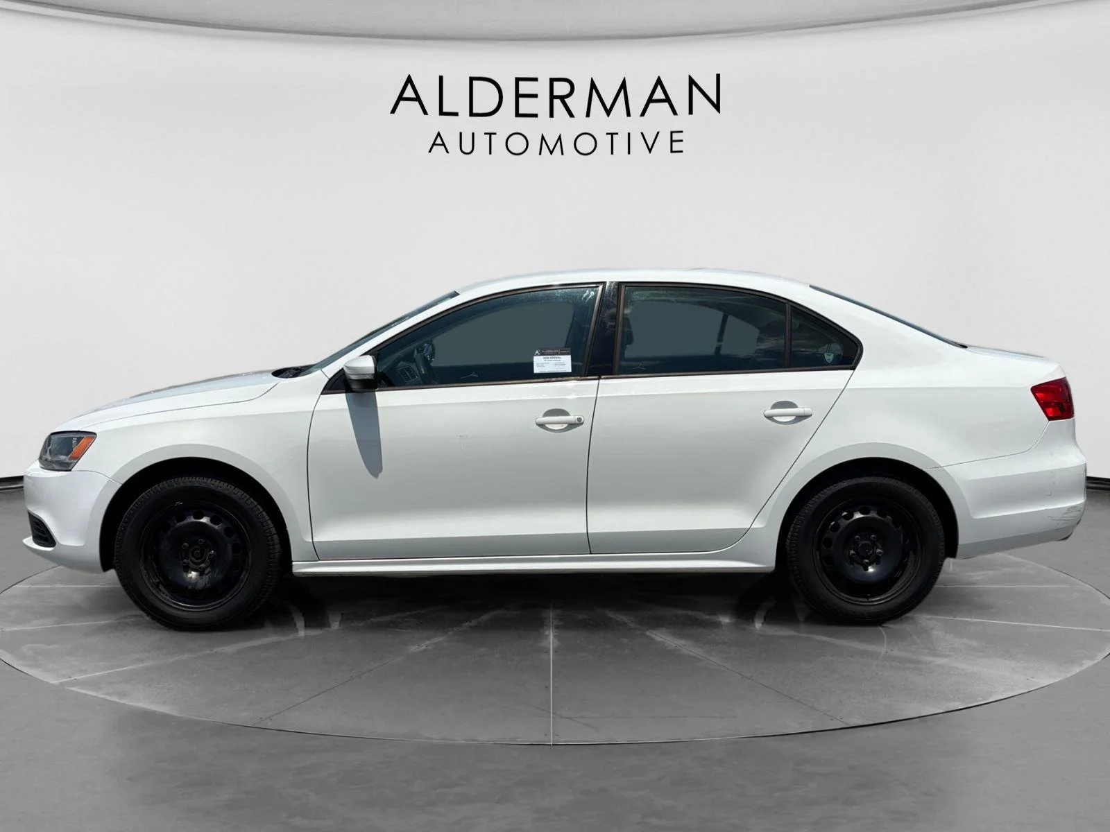 Used 2012 Candy White Volkswagen SE image 2