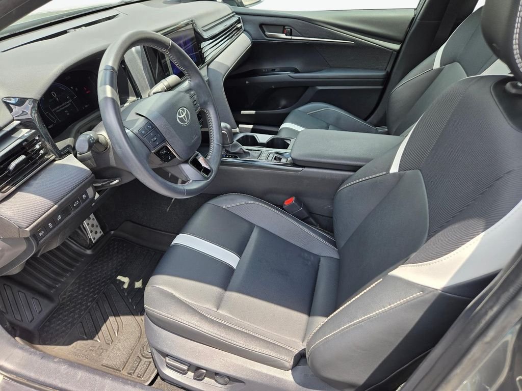 Used 2025  Toyota SE image 15