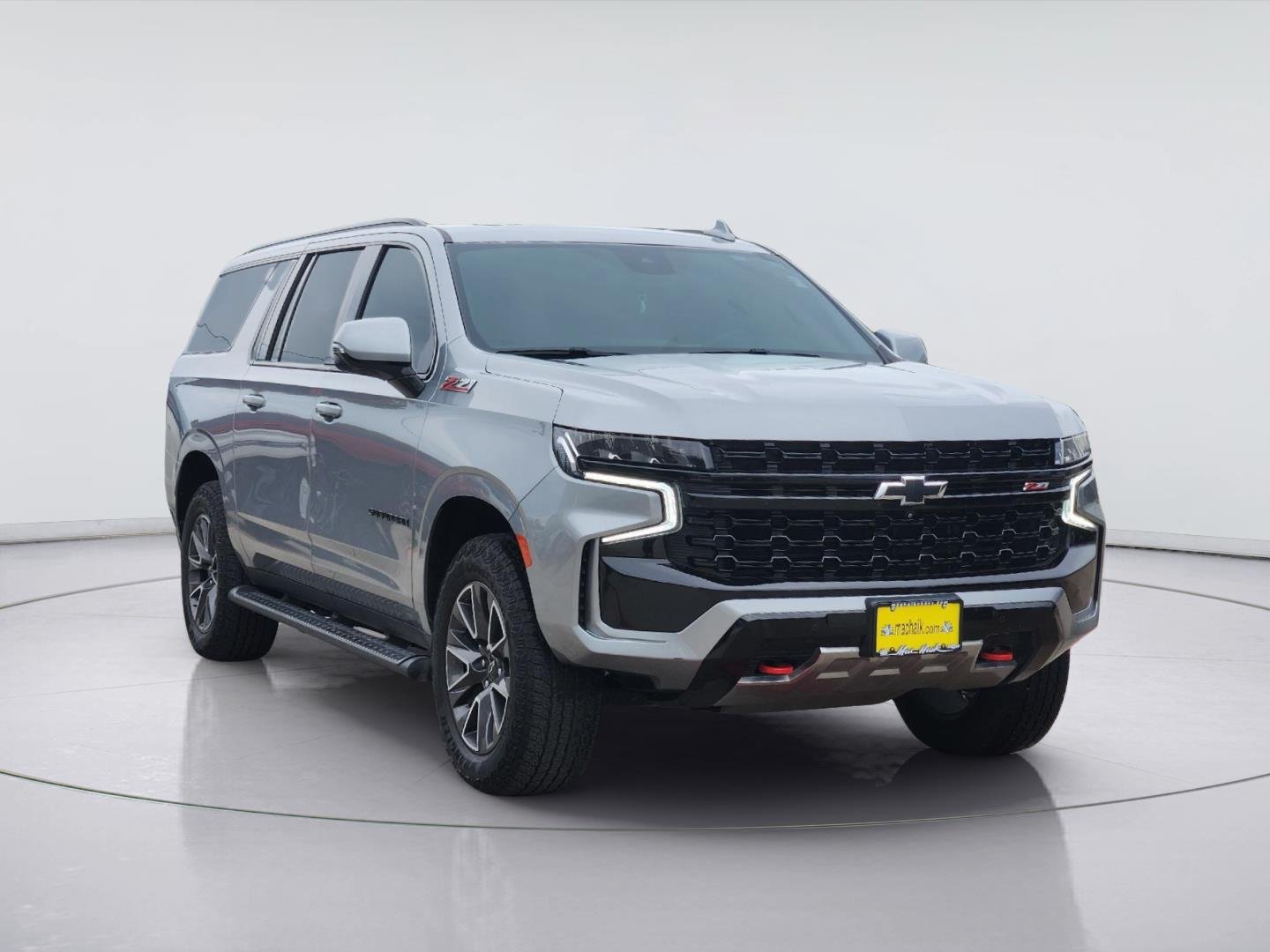 2024 Chevrolet Suburban photo 3 of 35