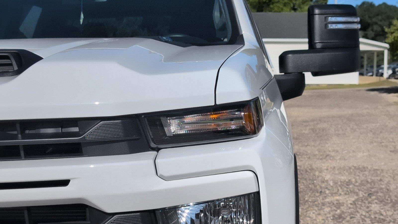 New 2026 Summit White Chevrolet Custom image 9