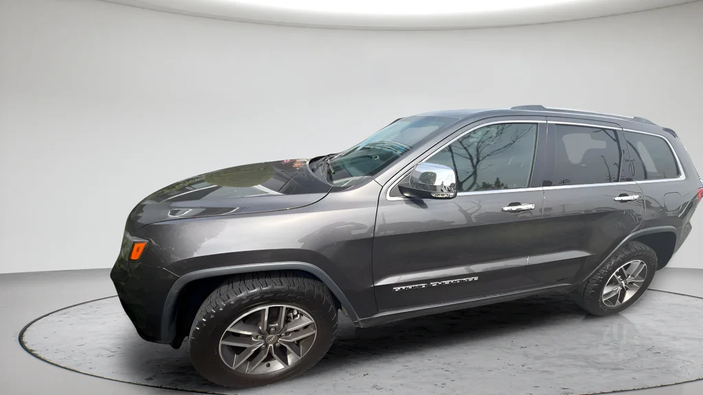 Used 2018 Gray Jeep Limited image 5