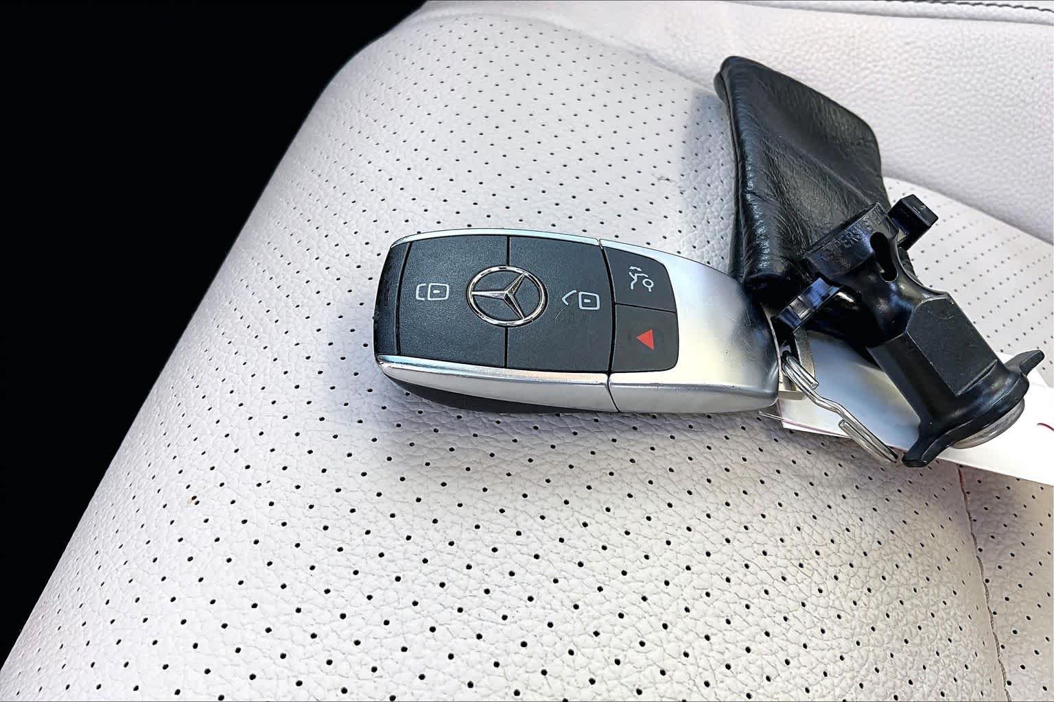 Used 2022 MANUFAKTUR Diamond White Bright Mercedes-Benz GLE 350 image 15