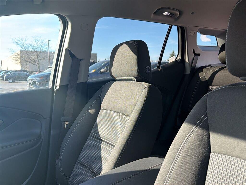 Used 2023 Volcanic Red Tintcoat GMC SLE image 8