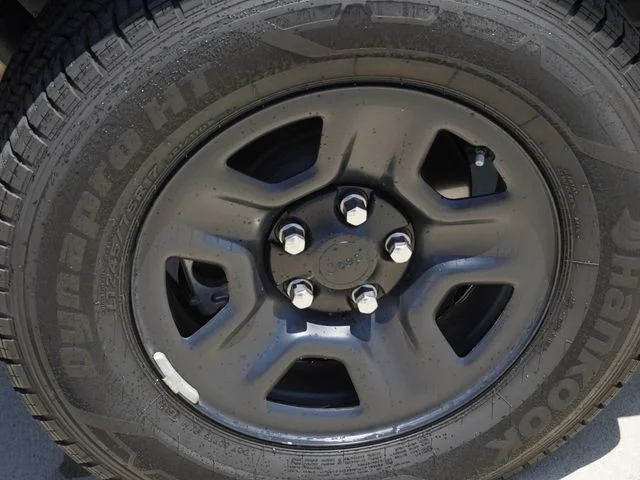 Used 2022 Green Jeep Unlimited Sport image 11