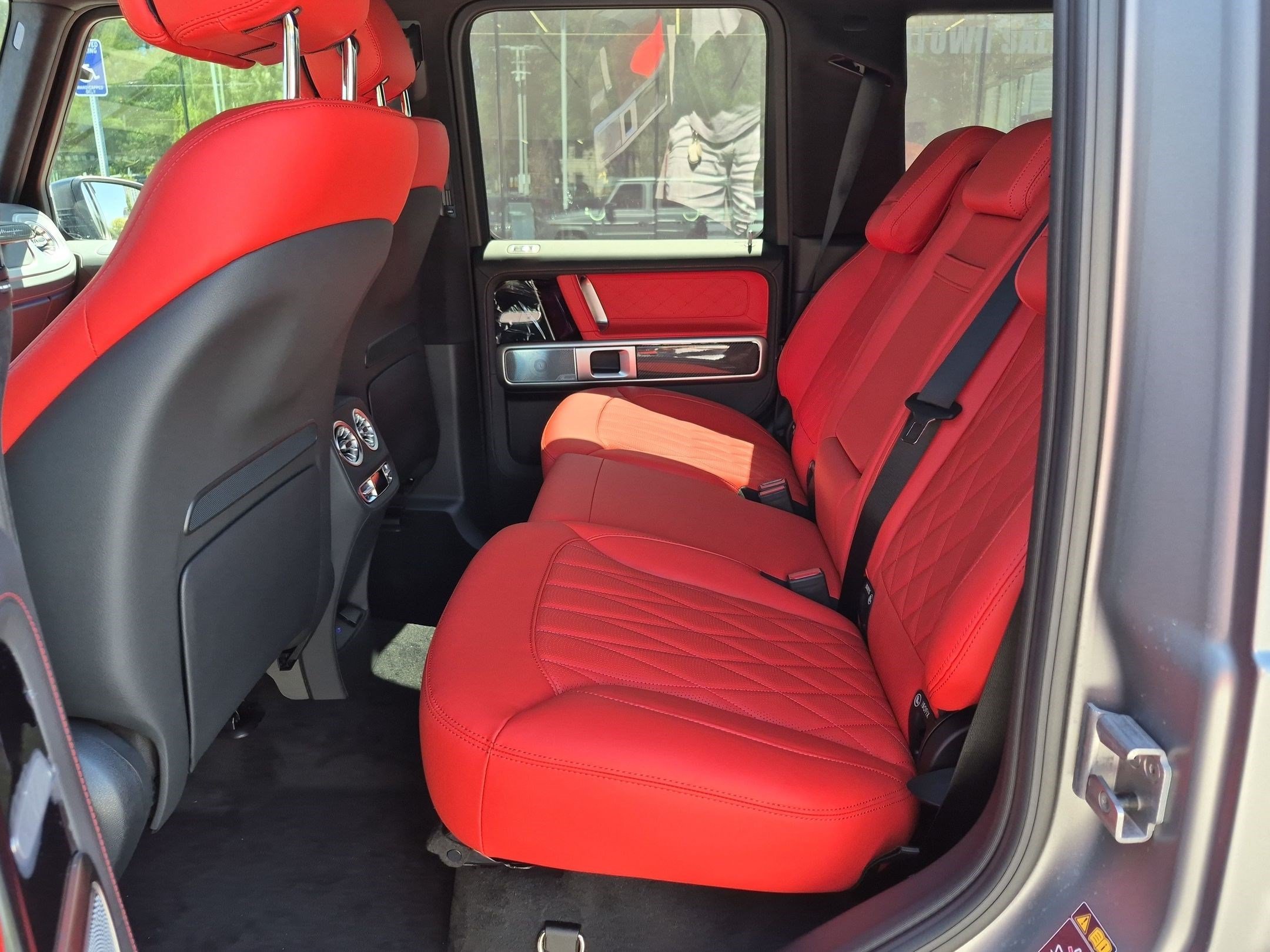 New 2027 MANUFAKTUR Platinum Magno Mercedes-Benz AMG® G 63 image 50