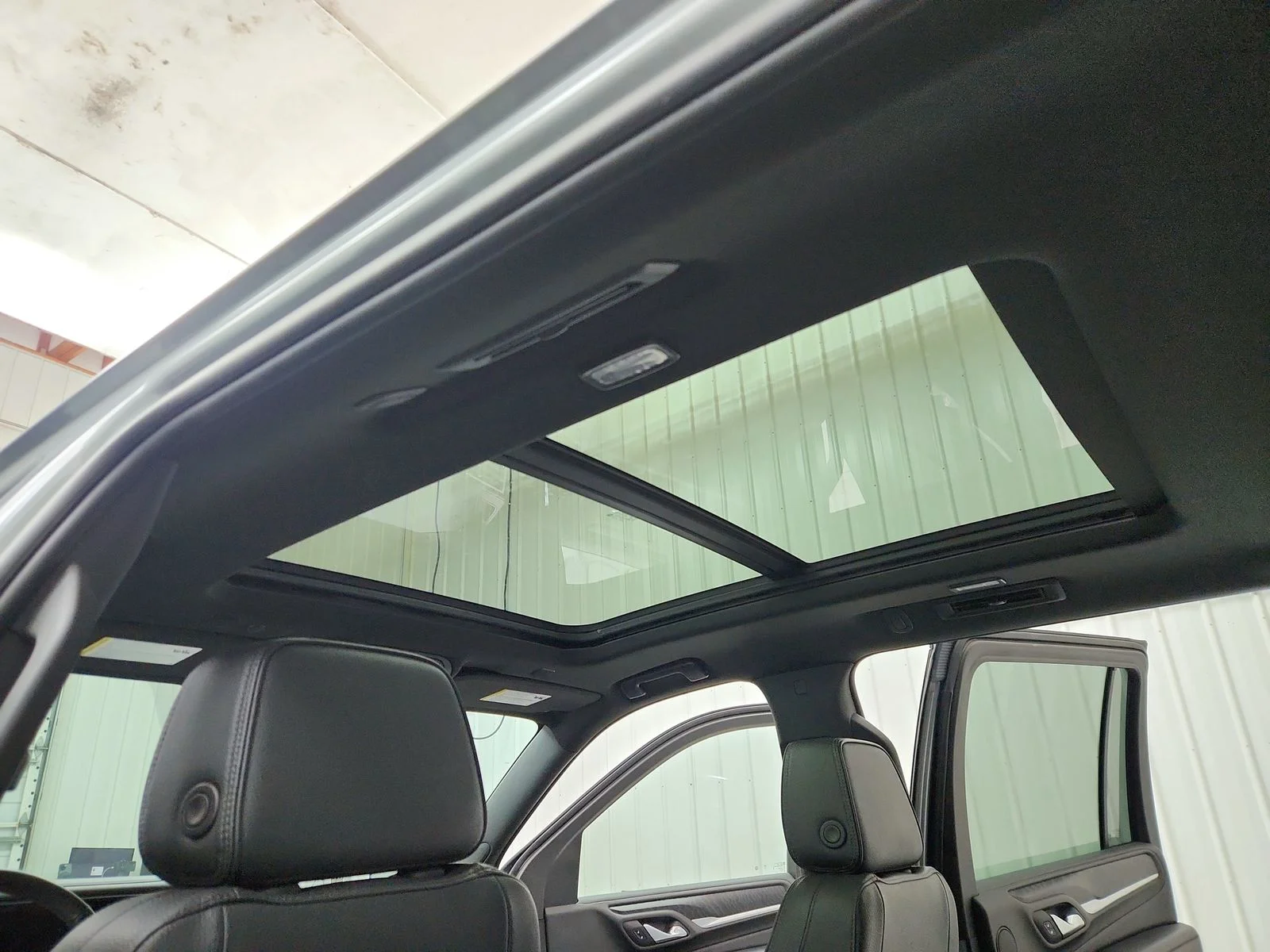 Used 2023 Sterling Metallic GMC Denali image 22