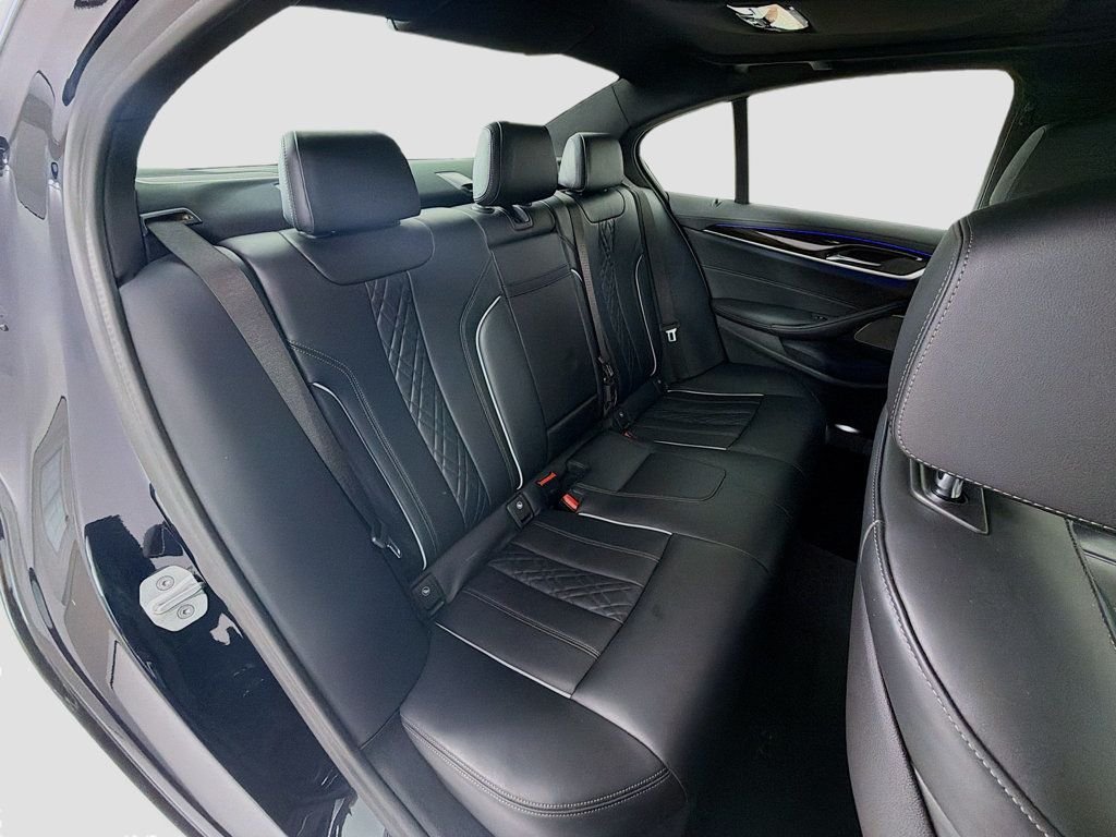 Used 2021 Carbon Black Metallic BMW M550i xDrive image 30