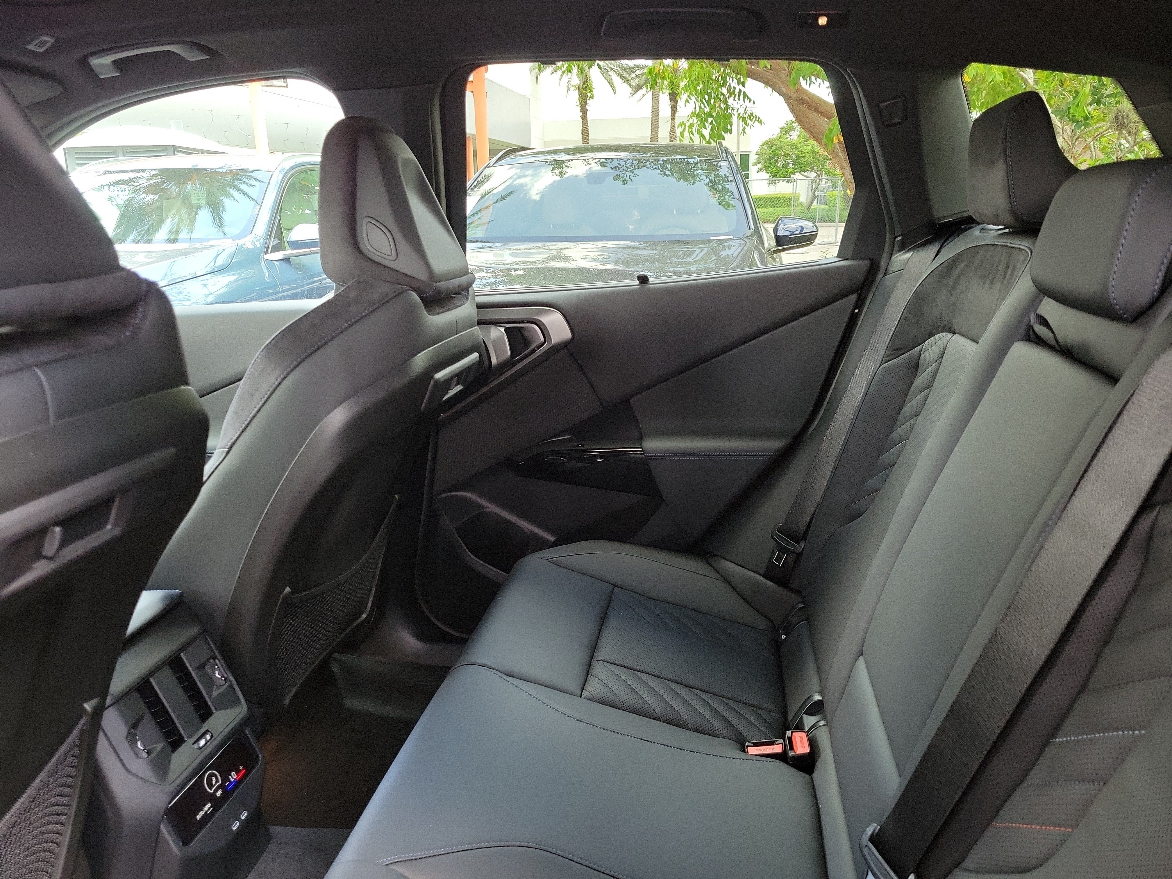 New 2026 Dark Graphite Metallic BMW M50 xDrive image 9