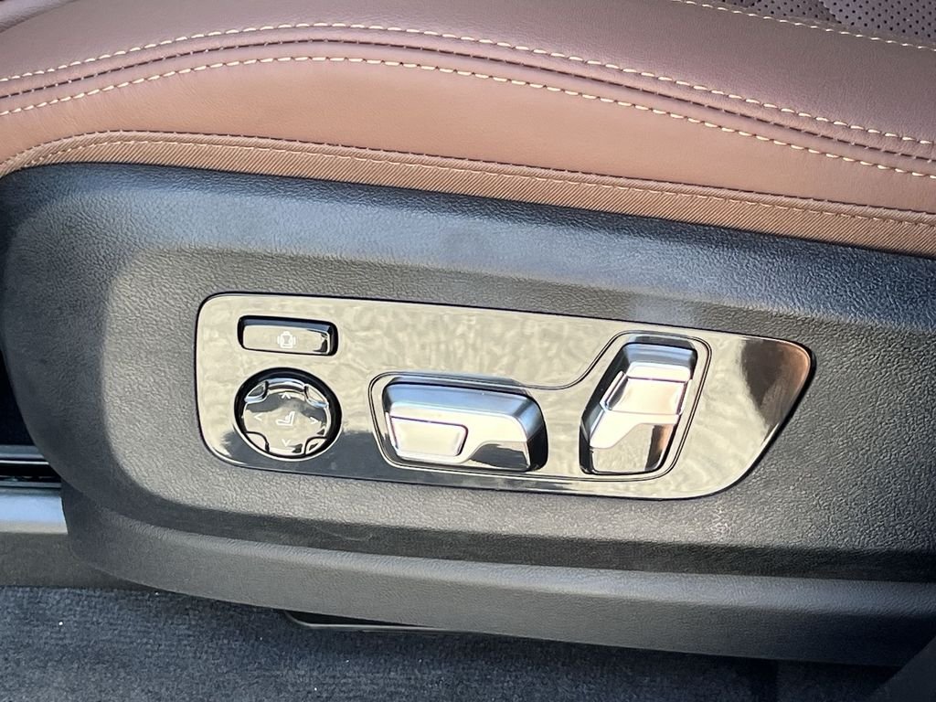 New 2026 Gray BMW xDrive40i image 12